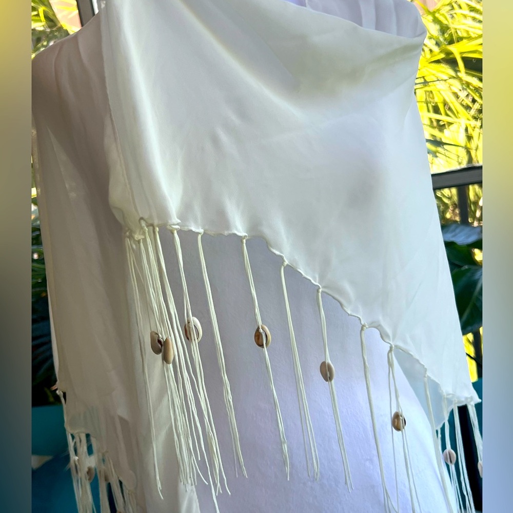 Sheer scarf with shells - Picture 7 of 7
